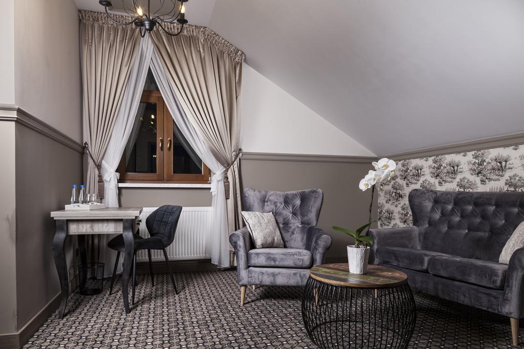 Apartamenty Willa W Dolinie 타르노프 외부 사진
