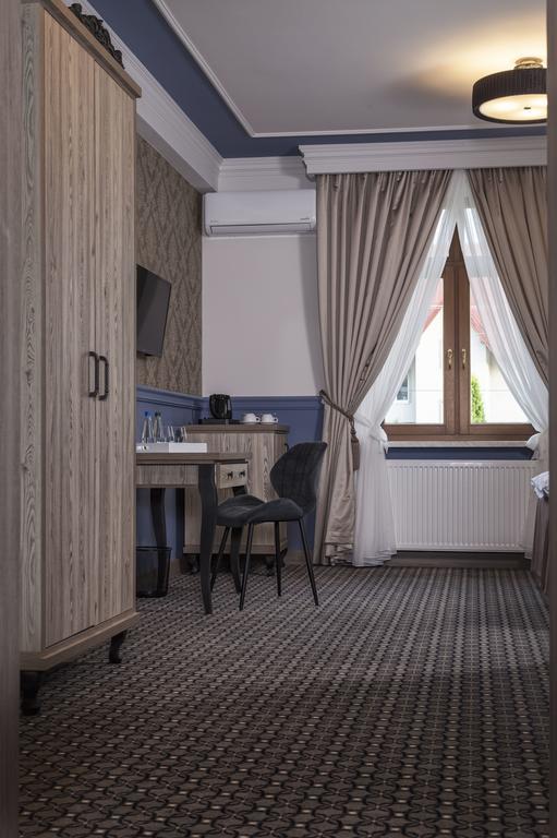 Apartamenty Willa W Dolinie 타르노프 외부 사진